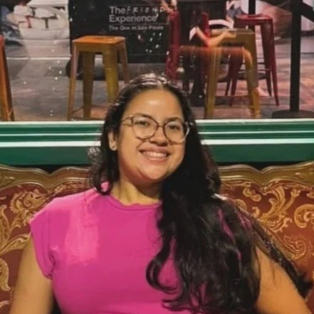 Deborah de Paula, educador(a) de Redação