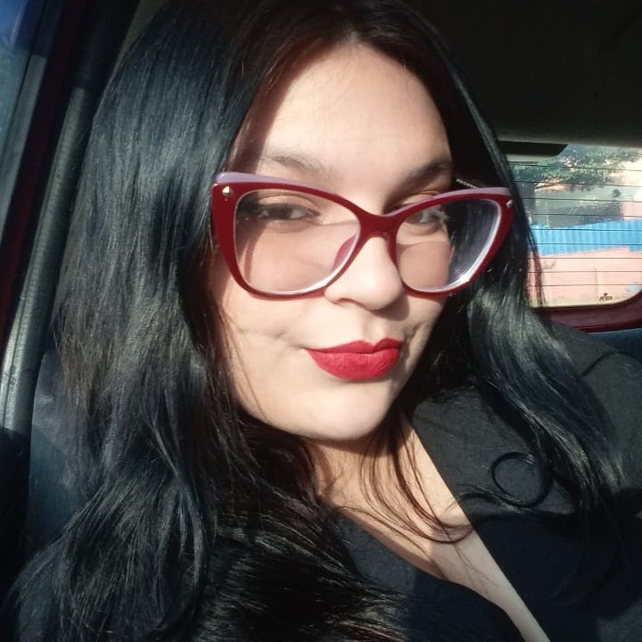 Rhai Cichocki, educador(a) de Sociologia