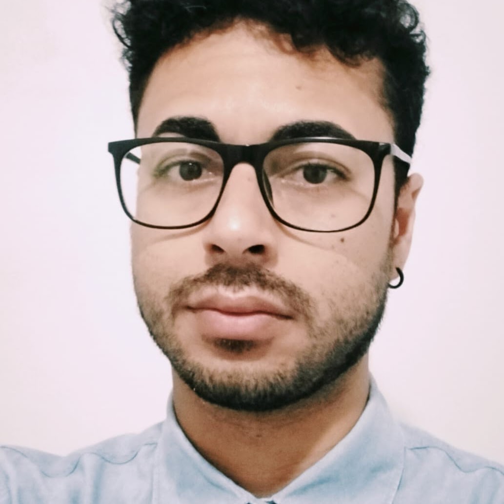 Winis Andrade, educador(a) de Filosofia